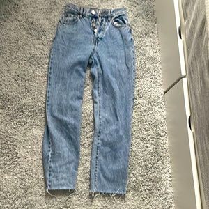 Pacsun straight leg blue jeans with buttons. Size 26